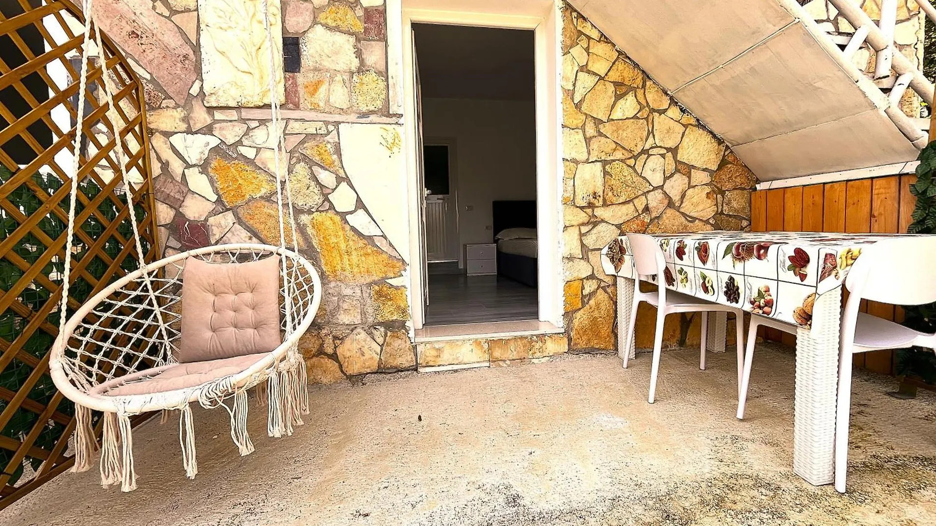 Ξενοδοχείο με διαμερίσματα Quiet Blue Guesthouse Vlorë