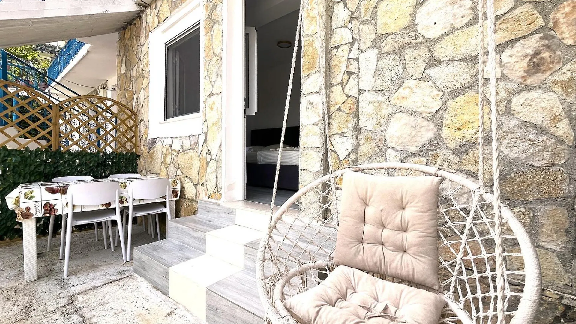 Quiet Blue Guesthouse Vlorë Ξενοδοχείο με διαμερίσματα