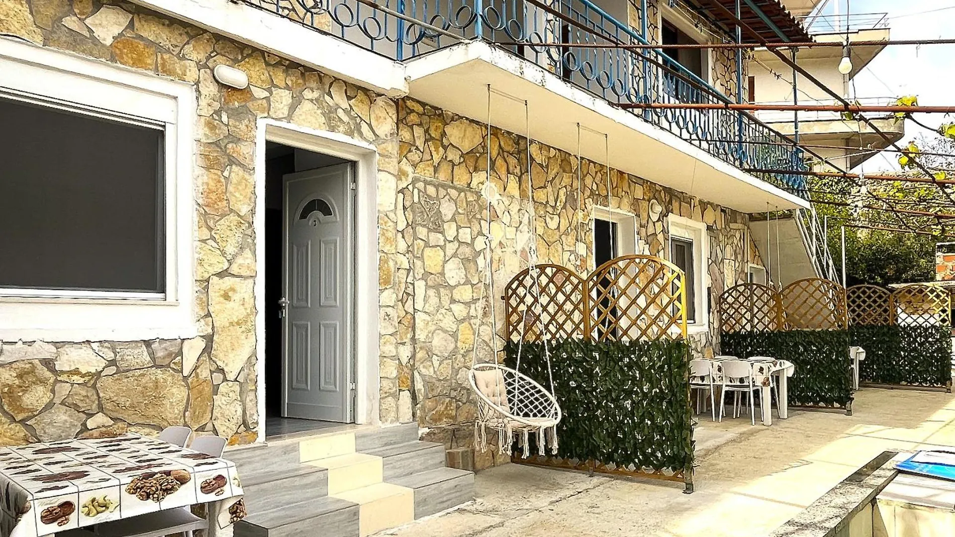 Quiet Blue Guesthouse Vlorë 0*,  Αλβανία