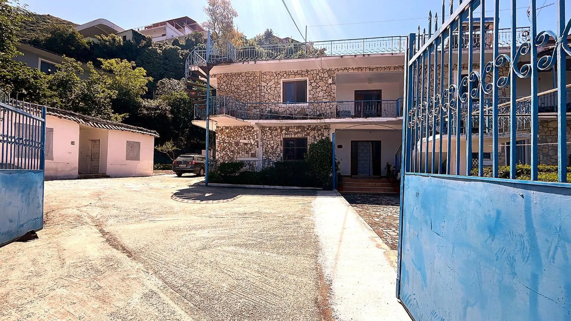 Quiet Blue Guesthouse Vlorë 0*,