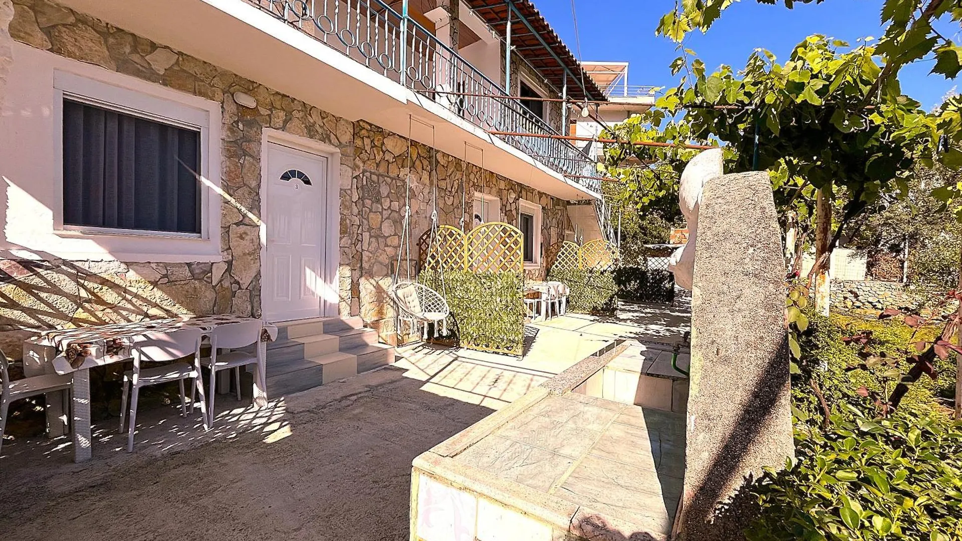 Ξενοδοχείο με διαμερίσματα Quiet Blue Guesthouse Vlorë