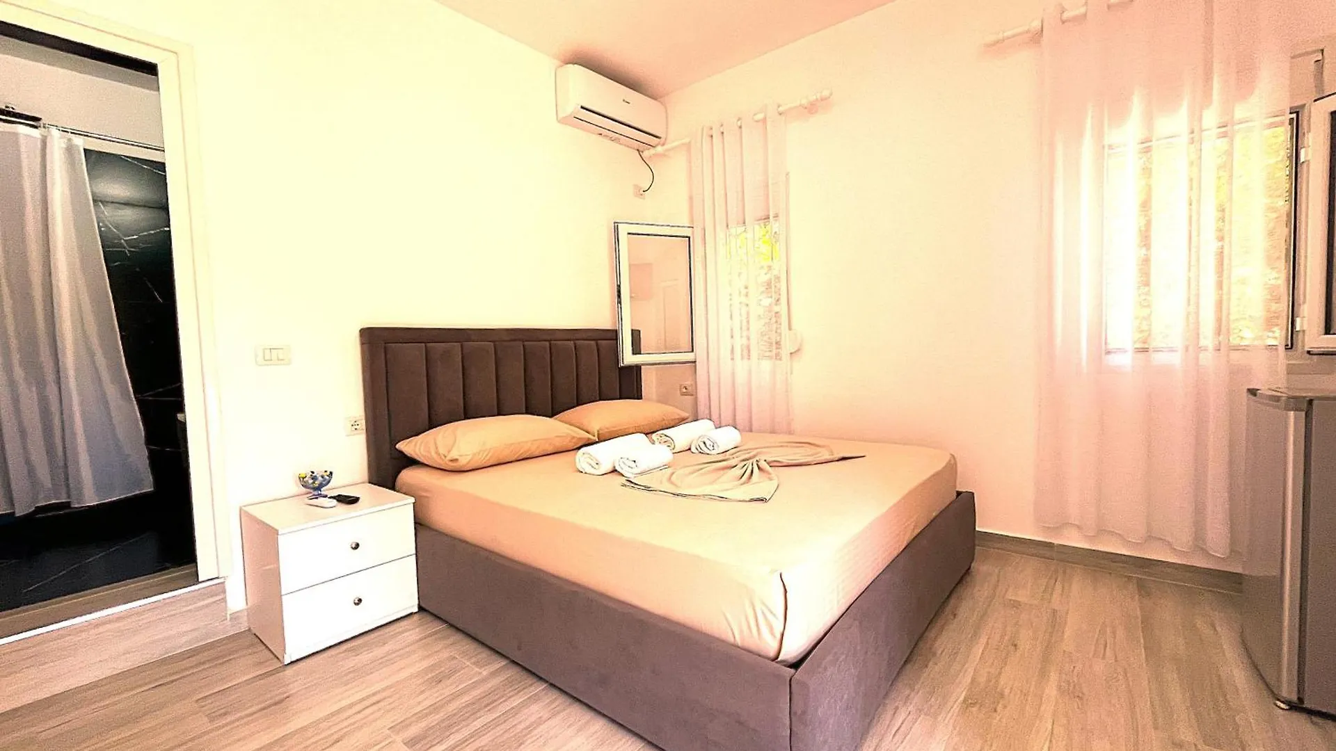 Quiet Blue Guesthouse Vlorë 0*,  Αλβανία