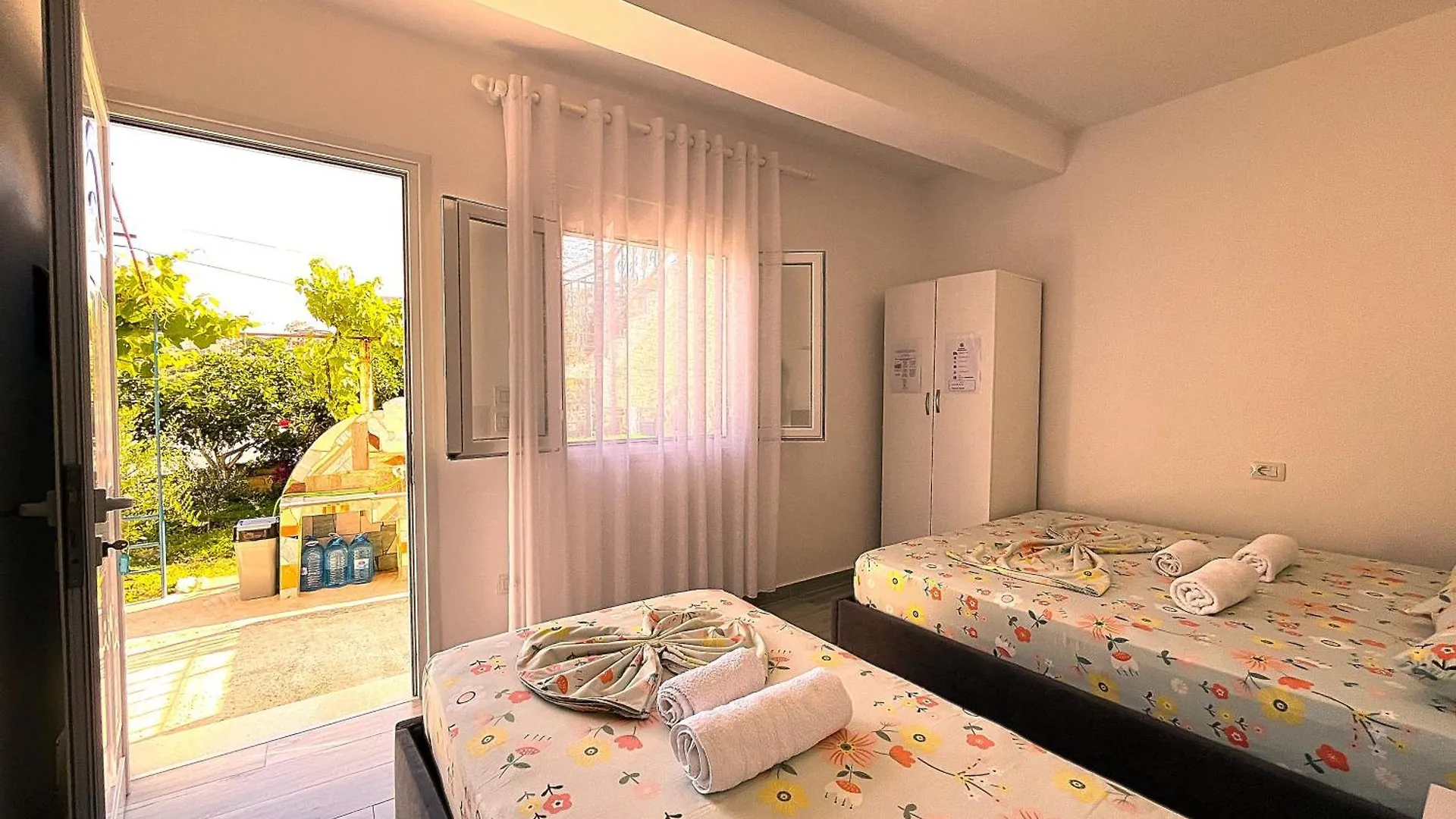 Quiet Blue Guesthouse Vlorë Ξενοδοχείο με διαμερίσματα